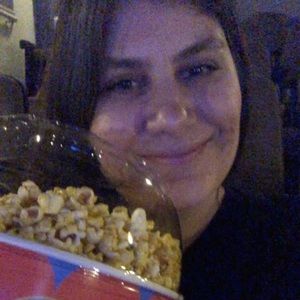 Meet your Posher, Alexis